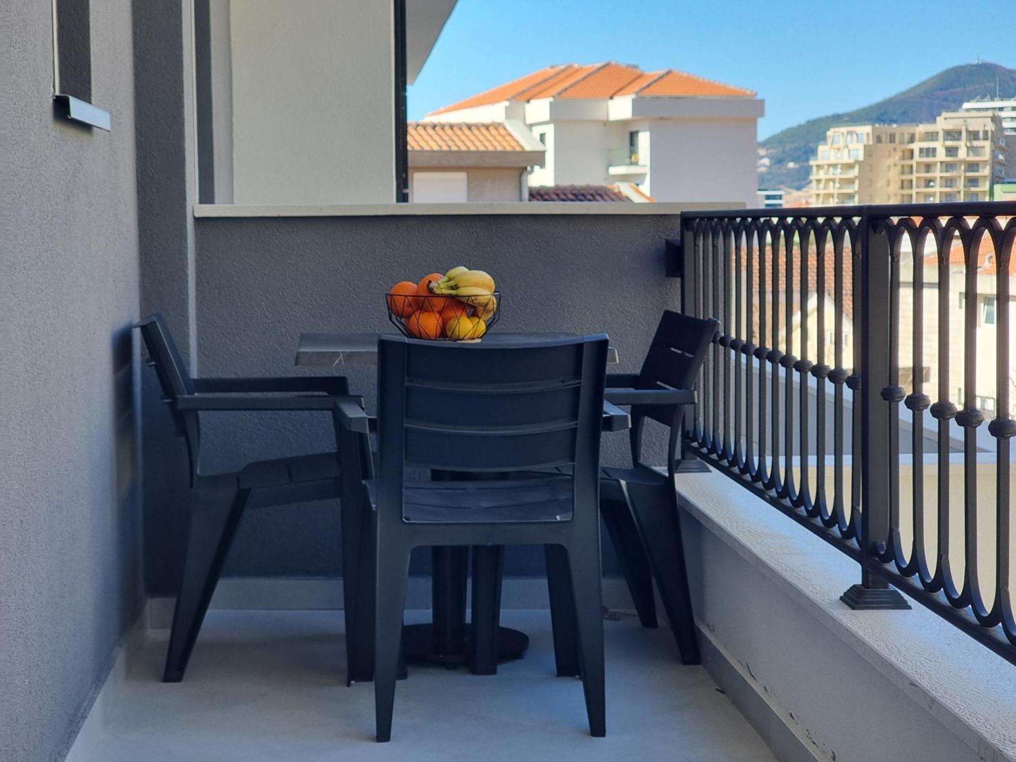 Adriatic Apartments Budva Exterior photo